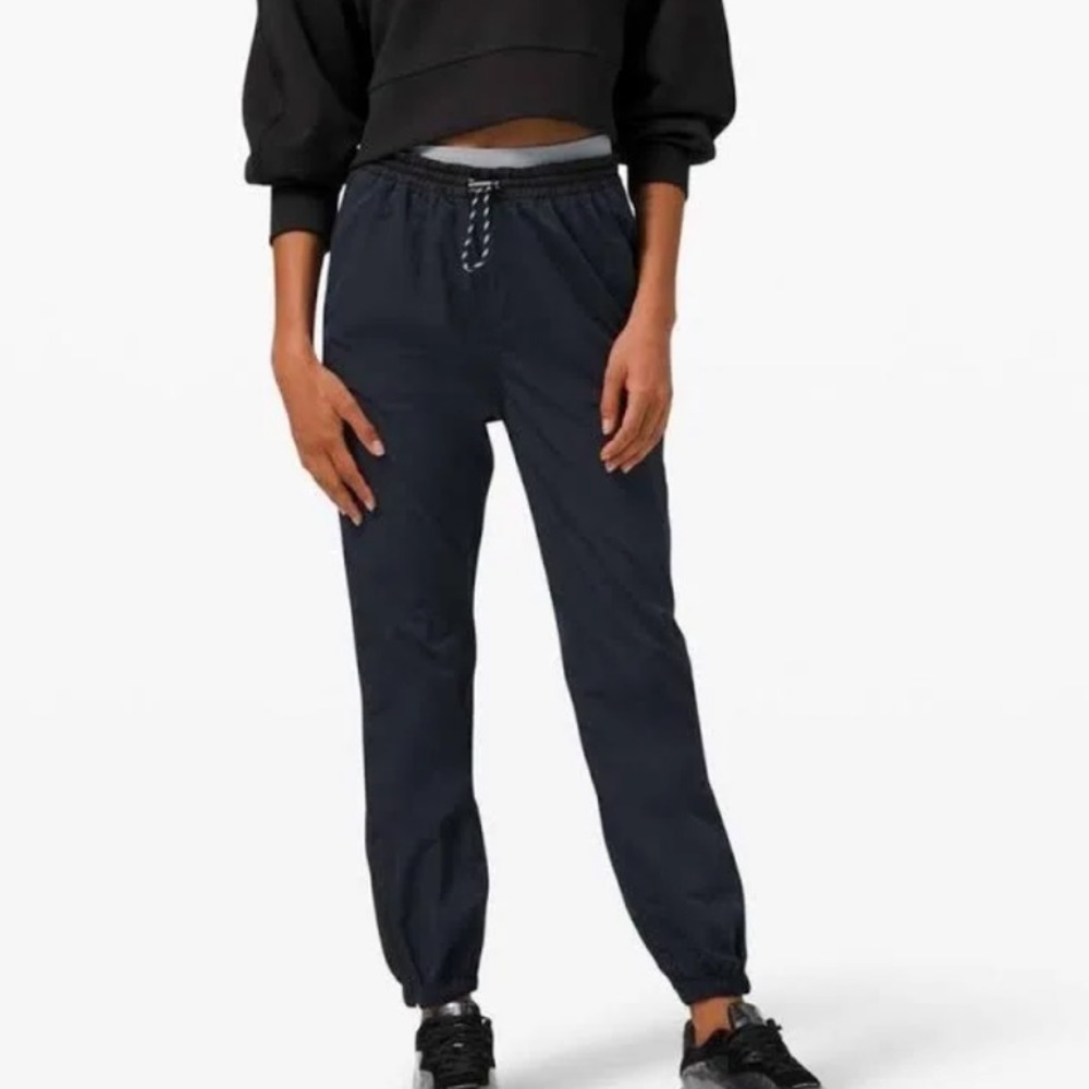 Lululemon Evergreen Track Pants size 2